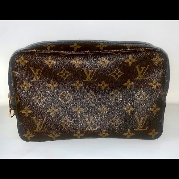 Louis Vuitton Handbags - Louis Vuitton trousse Toiletry 23